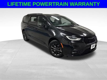 Used 2021 Chrysler Pacifica Limited w/ S Appearance Package