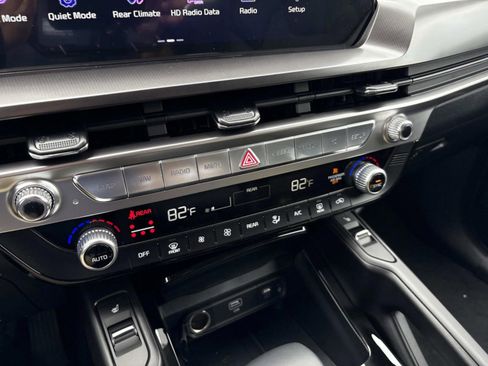 New 2025 Kia Telluride S image 29