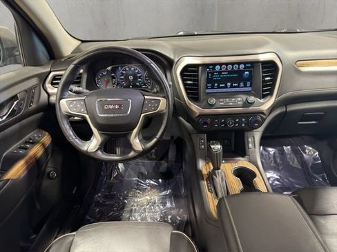 Used 2019 GMC Acadia Denali w/ Technology Package AWD/4WD image 2