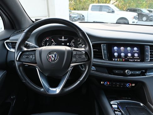 Used 2024 Buick Enclave Premium image 27