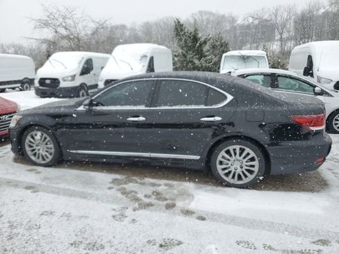 Used 2013 Lexus LS 460 AWD w/ Comfort Pkg image 7