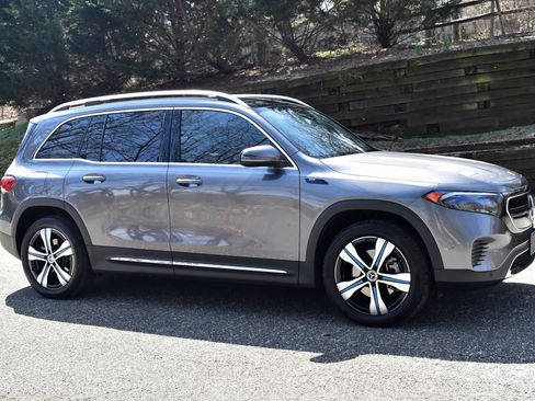 Used 2022 Mercedes-Benz EQB 350 4MATIC image 10