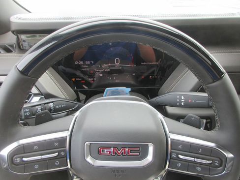 New 2026 GMC Yukon XL Elevation AWD/4WD image 18