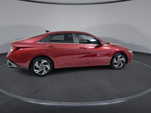 Certified 2025 Hyundai Elantra SEL FWD image 9