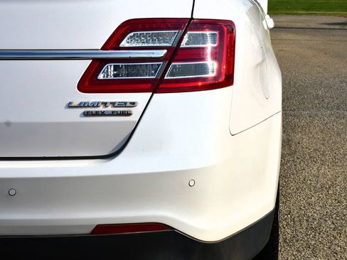 Used 2017 Ford Taurus Limited FWD image 11