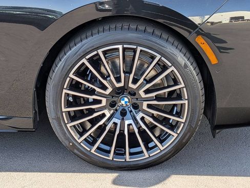 New 2026 BMW 740i w/ Premium Package RWD image 25