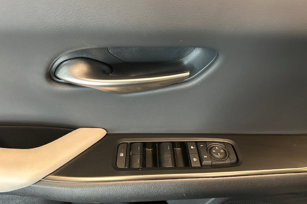 Certified 2025 Lexus UX 300h FWD w/ Accessory Package (Z2) image 11