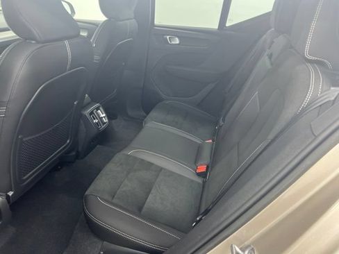 Used 2023 Volvo XC40 B5 Ultimate w/ Climate Package AWD/4WD image 11