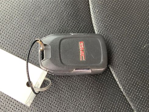 Used 2023 GMC Terrain SLT image 36