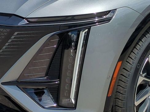 New 2026 Cadillac Lyriq Sport AWD/4WD image 18