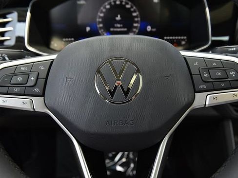 New 2026 Volkswagen Jetta SE FWD image 19