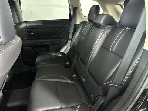 Used 2018 Mitsubishi Outlander SEL AWD/4WD image 23