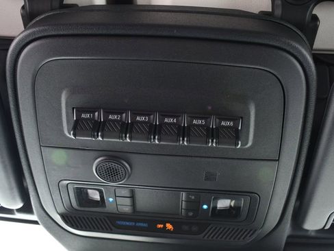 New 2025 Ford Bronco Badlands image 33