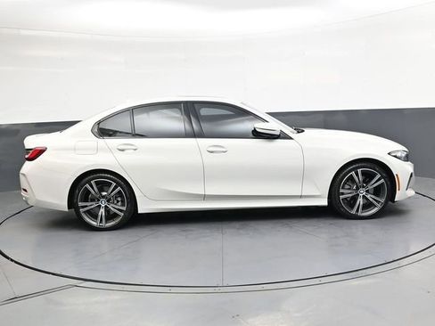 Used 2023 BMW 330i Sedan w/ Premium Package image 3