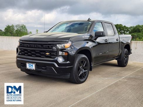 Used 2022 Chevrolet Silverado 1500 Custom image 3