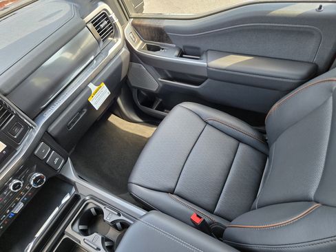 New 2026 Ford F250 Lariat w/ Lariat Ultimate Package image 17