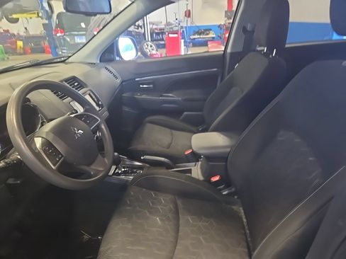 Used 2021 Mitsubishi Outlander Sport Black Edition FWD image 6