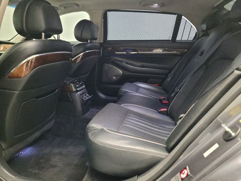 Used 2017 Genesis G90 3.3T Premium RWD image 18