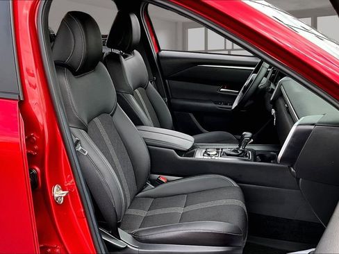 Certified 2025 MAZDA CX-50 AWD 2.5 S w/ Weather Package image 7