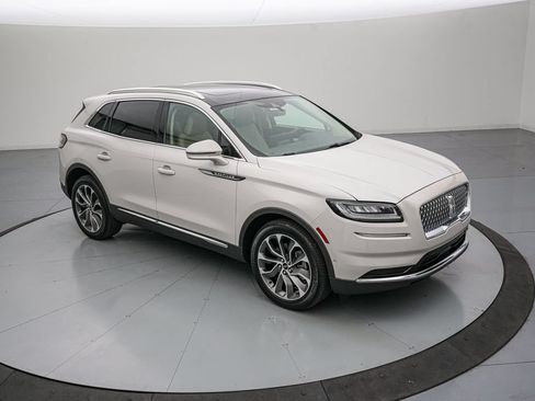 Used 2021 Lincoln Nautilus Reserve w/ Equipment Group 201A AWD/4WD image 2