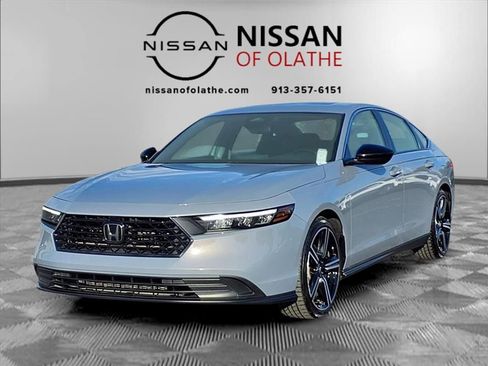 Used 2023 Honda Accord Sport image 1