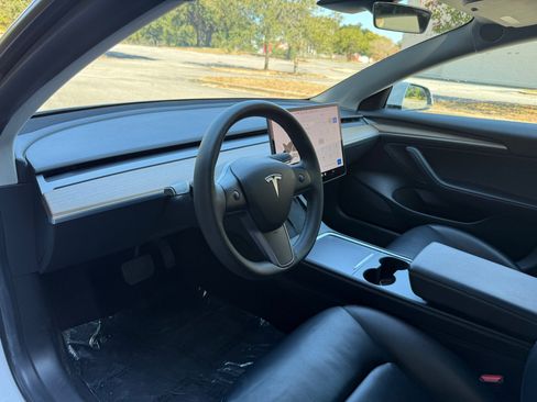 Used 2021 Tesla Model 3 Standard Range Plus image 16
