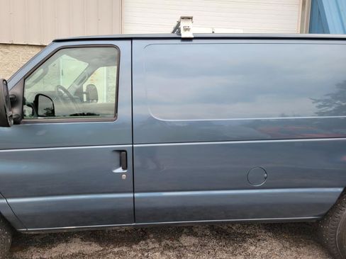 Used 2014 Ford E-350 and Econoline 350 Super Duty w/ Insulation Package image 23