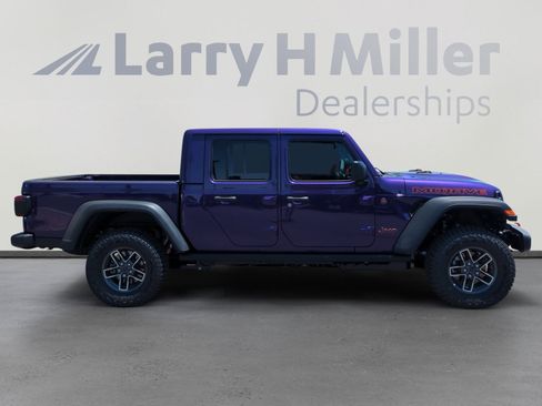 New 2026 Jeep Gladiator Mojave w/ Safety Group AWD/4WD image 6
