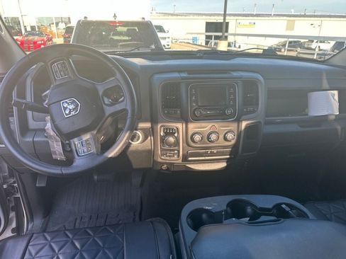Used 2017 RAM 1500 Express AWD/4WD image 16