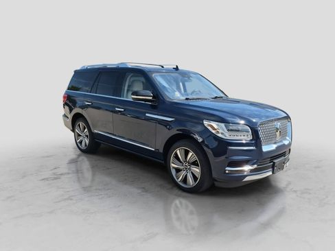 Used 2018 Lincoln Navigator Reserve w/ Technology Package AWD/4WD image 2
