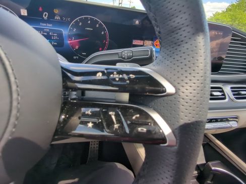 Used 2025 Mercedes-Benz GLS 450 4MATIC image 14