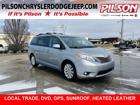 Used 2016 Toyota Sienna XLE Premium image 1