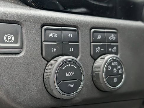 Used 2024 Chevrolet Silverado 1500 High Country w/ Z71 Off-Road Package image 27