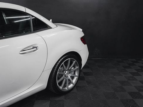 Used 2017 Mercedes-Benz SLC 43 AMG image 7