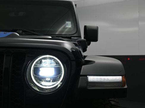 Used 2022 Jeep Wrangler Unlimited Rubicon 4xe w/ Safety Group AWD/4WD image 12