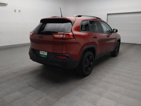 Used 2016 Jeep Cherokee Sport FWD image 9