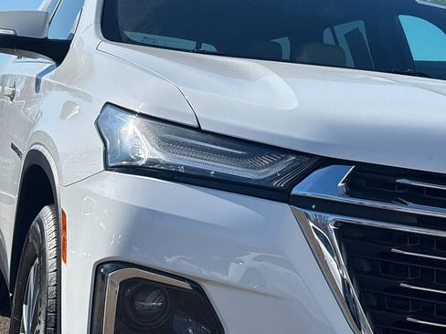 Used 2023 Chevrolet Traverse LT image 30