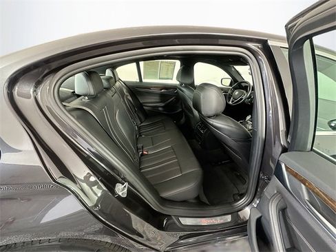 Used 2019 BMW 540i xDrive w/ Premium Package image 27