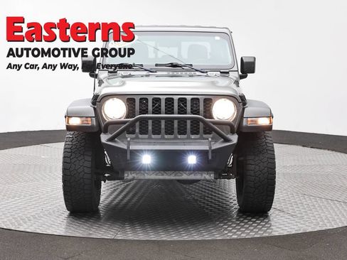 Used 2020 Jeep Gladiator Sport w/ Quick Order Package 24S AWD/4WD image 2