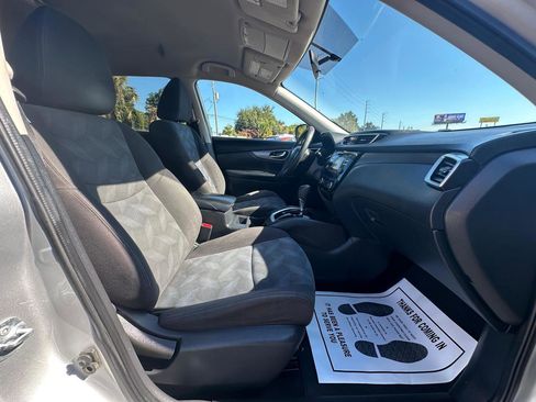Used 2016 Nissan Rogue SV FWD image 8