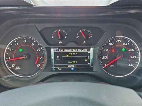 Used 2018 Chevrolet Camaro LT RWD image 12