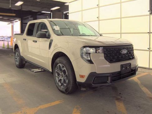 Used 2025 Ford Maverick XLT w/ Equipment Group 302A image 3