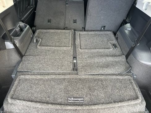 Used 2022 Volkswagen Tiguan SE image 17