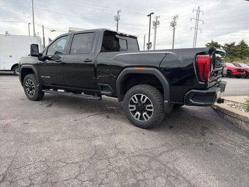 Used 2020 GMC Sierra 2500 AT4 w/ AT4 Premium Package AWD/4WD image 3