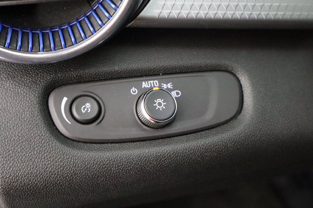 Used 2024 Chevrolet Trax LT FWD image 23