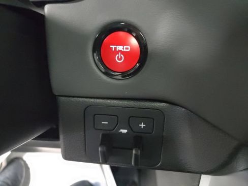 New 2025 Toyota Tundra Platinum AWD/4WD image 32