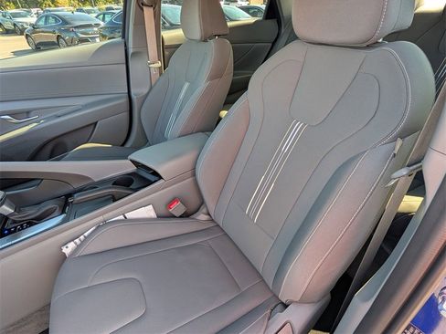 Used 2023 Hyundai Elantra SEL w/ Preferred Accessory Package image 18