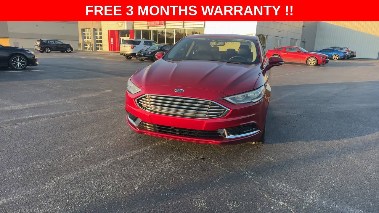 Used 2018 Ford Fusion SE w/ Fusion SE Technology Package FWD image 3