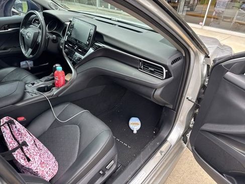 Used 2021 Toyota Camry XSE w/ Navigation Package image 15