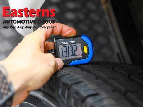 Used 2021 Chevrolet Express 2500 w/ Driver Convenience Package image 23